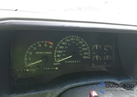 1999 Chevrolet Tahoe C1500 из США, поврежденный, VIN 1GNEC13RXXR153785